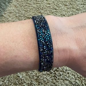 Swarovski crystal bracelet with adjustable button